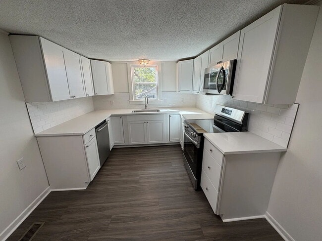 124 Hedge St in Central, SC - Building Photo - Building Photo