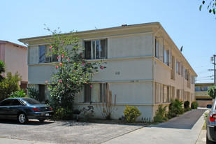 3749-3753 Westwood Blvd Apartamentos