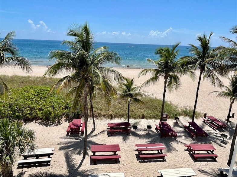 111 Briny Ave, Unit 1707 in Pompano Beach, FL - Building Photo