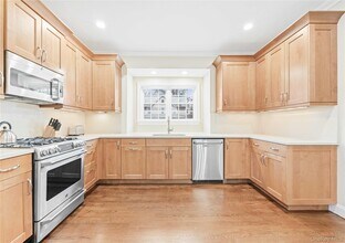 420 Midland Ave in Rye, NY - Building Photo - Building Photo