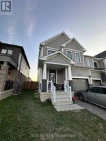 99 Oaktree Dr in Haldimand, ON - Building Photo