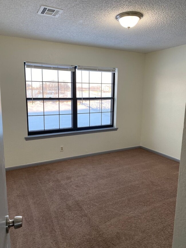 property at 402 W Quantico St