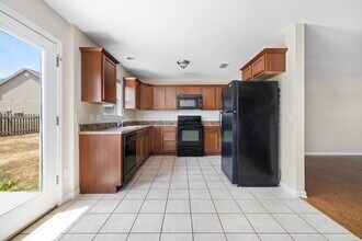 137 May Apple Rd in Bluff City, TN - Building Photo - Building Photo