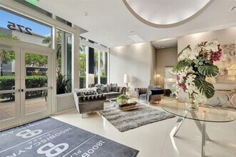 275 NE 18th St, Unit PH10 in Miami, FL - Building Photo - Building Photo