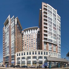 201 Marin Blvd, Unit 413 in Jersey City, NJ - Building Photo - Building Photo