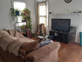 444 Roanoke St E, Unit A Apartamentos