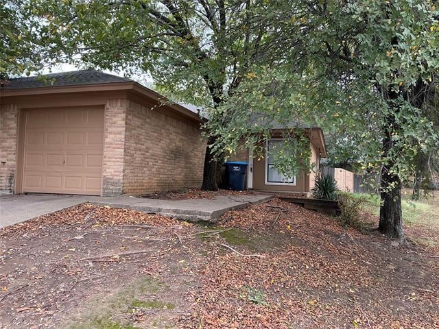 property at 6712 Glenbrook Ln