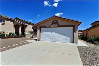 11613 Ochre Bluff Ln in El Paso, TX - Building Photo - Building Photo