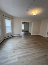 211 Spring St, Unit 1st Floor in Moosic, PA - Building Photo - Building Photo