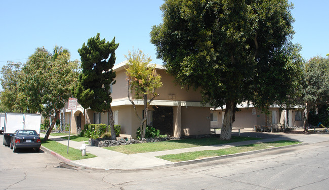 420 S Garnsey St in Santa Ana, CA - Foto de edificio - Building Photo