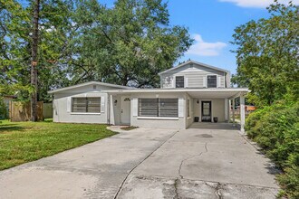 4219 E Henry Ave in Tampa, FL - Building Photo - Building Photo