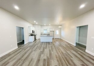 121 Watch Hl Dr in Durant, OK - Building Photo - Building Photo