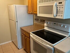 9626 Bratton Dr in San Antonio, TX - Foto de edificio - Building Photo