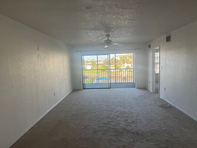 327 Coldeway Dr, Unit Bridgepoint in Punta Gorda, FL - Foto de edificio - Building Photo
