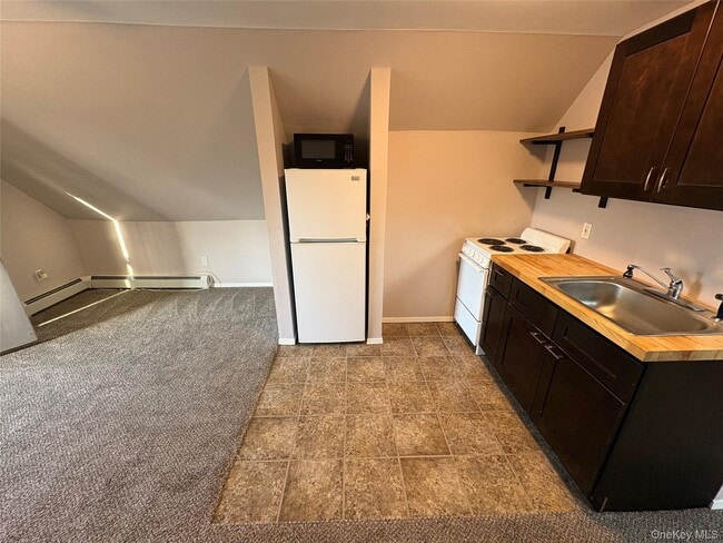 427 Raft Ave in Holbrook, NY - Building Photo - Building Photo