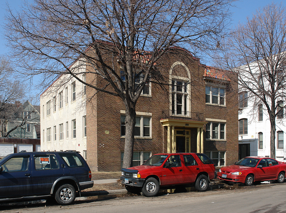 Columbus Square in Minneapolis, MN - Building Photo