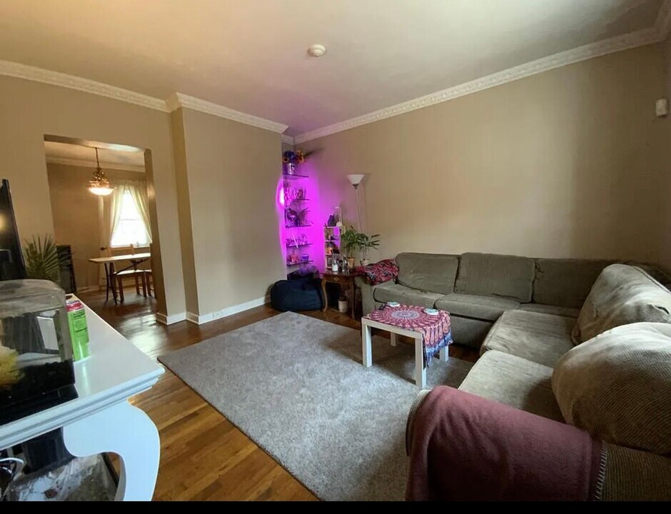 107 S 17th St in Pittsburgh, PA - Building Photo