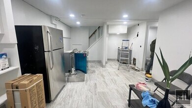 LINCOLN AVENUE in Brooklyn, NY - Foto de edificio - Building Photo