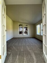 3210 Brooklake Rd NE in Salem, OR - Building Photo - Building Photo