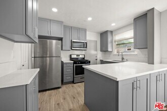 3613 Kalsman Dr in Los Angeles, CA - Building Photo - Building Photo