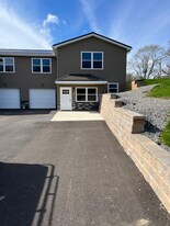 1037 Tomahawk Trl in New Castle, PA - Building Photo