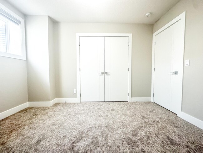 property at 36 Midtown Cl SW