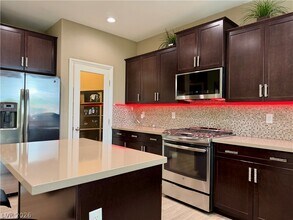 7025 Solana Ridge Dr in North Las Vegas, NV - Building Photo - Building Photo