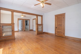 43 W North St in Galesburg, IL - Building Photo - Building Photo