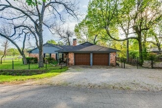 9551 E Lake Highlands Dr in Dallas, TX - Building Photo - Building Photo