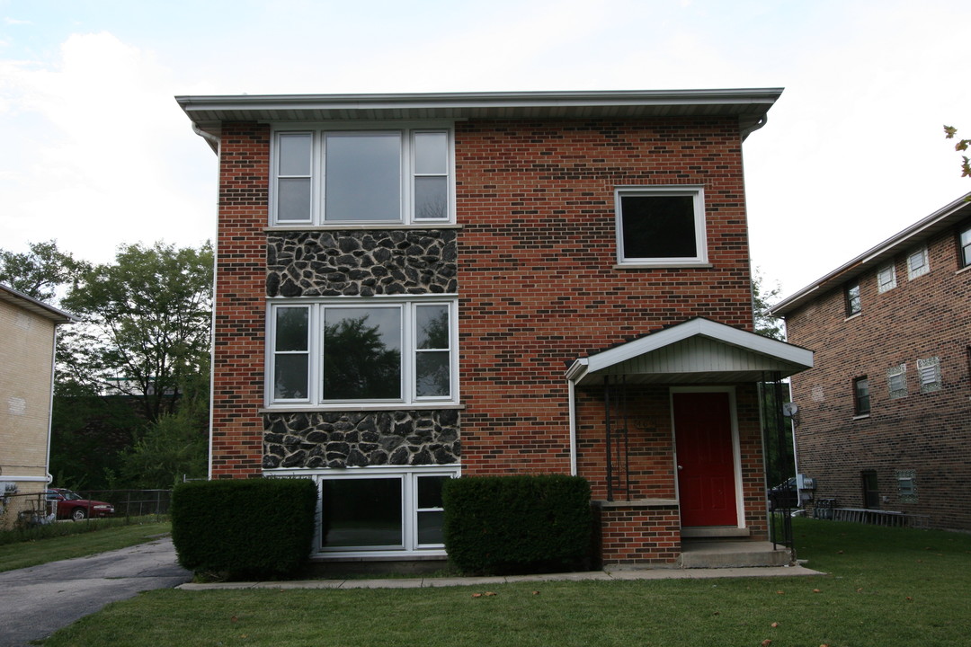 469 W Hillside Dr in Bensenville, IL - Foto de edificio