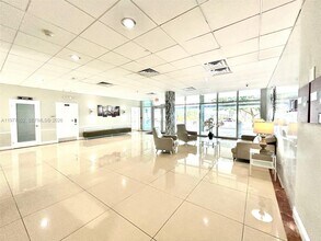 9500 W Bay Harbor Dr in Bay Harbor Islands, FL - Building Photo - Building Photo