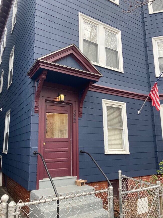 321 Western Ave, Unit 3