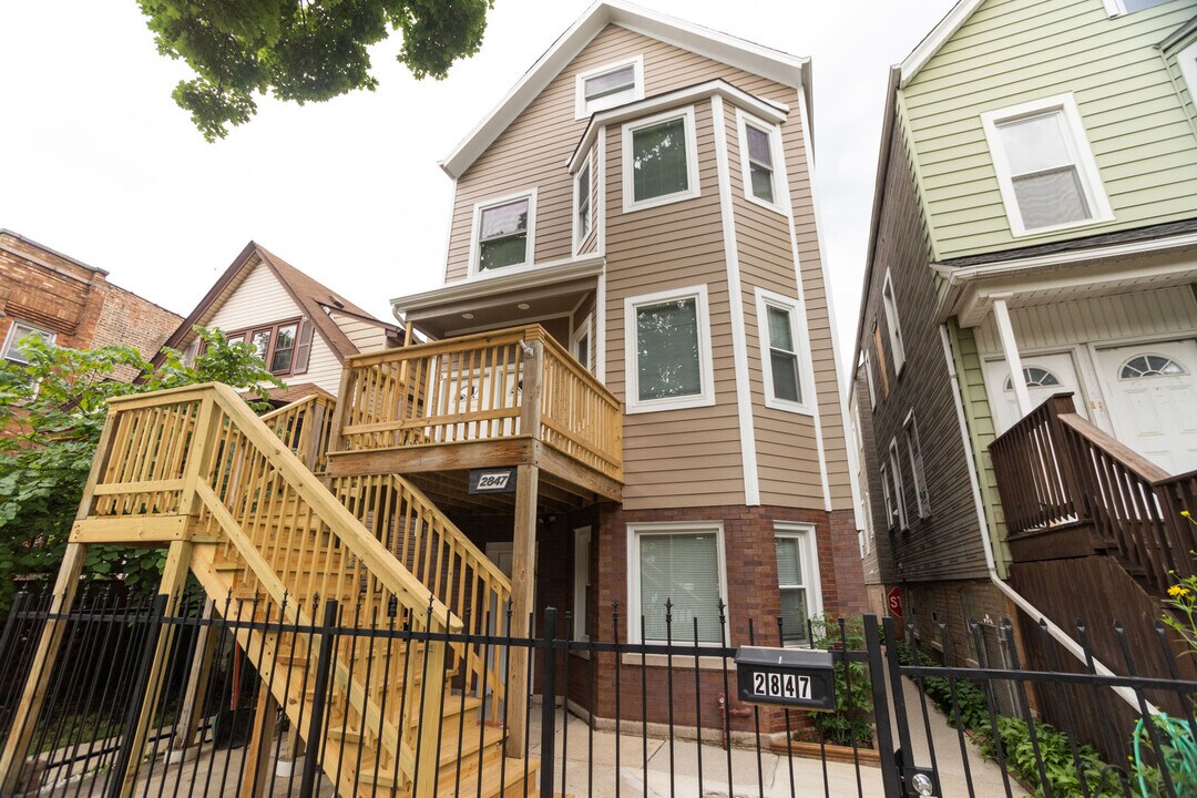 2847 N Ridgeway Ave in Chicago, IL - Building Photo