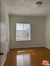 920 S Hobart Blvd in Los Angeles, CA - Building Photo - Building Photo