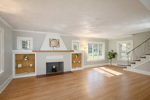 721 Salt Springs Rd in Syracuse, NY - Building Photo