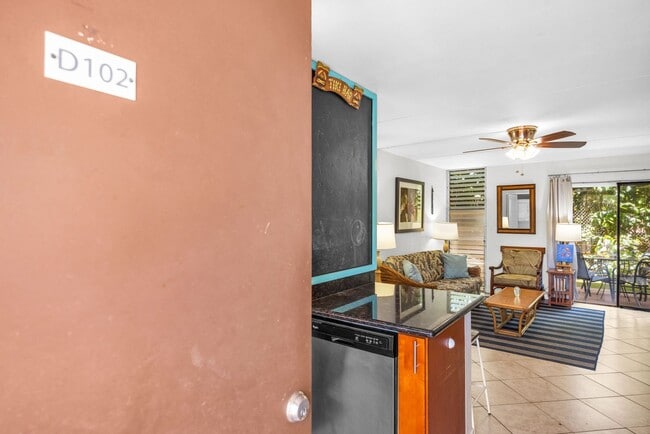 3676 Lower Honoapiilani Rd in Lahaina, HI - Building Photo - Building Photo