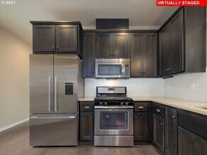 4924 SE Rural St in Portland, OR - Building Photo - Building Photo