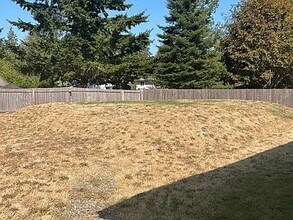 7357 E Polk Ave in Port Orchard, WA - Building Photo - Building Photo