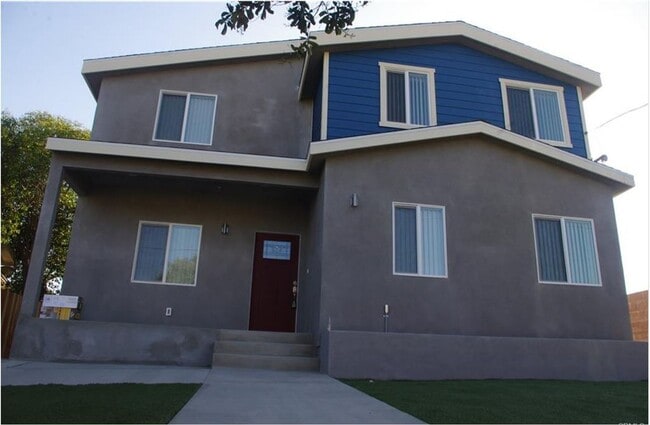 2818 E 3rd St in Los Angeles, CA - Building Photo - Building Photo