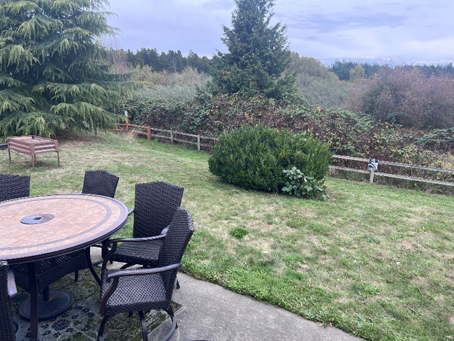 1148 NE Cordero Pl in Oak Harbor, WA - Foto de edificio - Building Photo