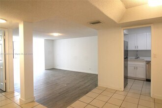 3750 Inverrary Dr in Lauderhill, FL - Building Photo - Building Photo
