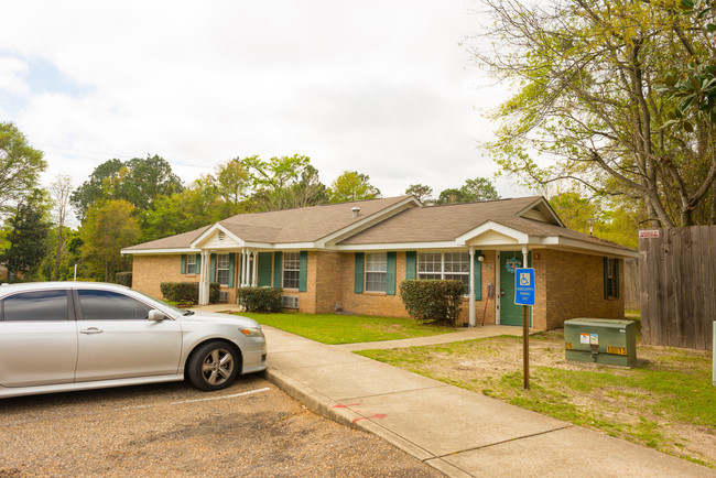 1385 Azalea Rd in Mobile, AL - Building Photo - Building Photo