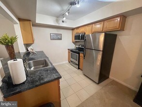 907 Gregorys Way in Voorhees Township, NJ - Building Photo - Building Photo