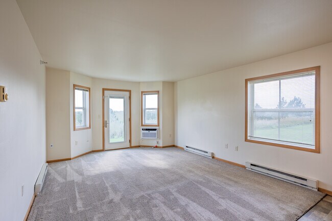 The Pines on 37th in Minot, ND - Foto de edificio - Interior Photo