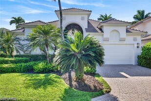 3296 Lookout Ln in Naples, FL - Building Photo