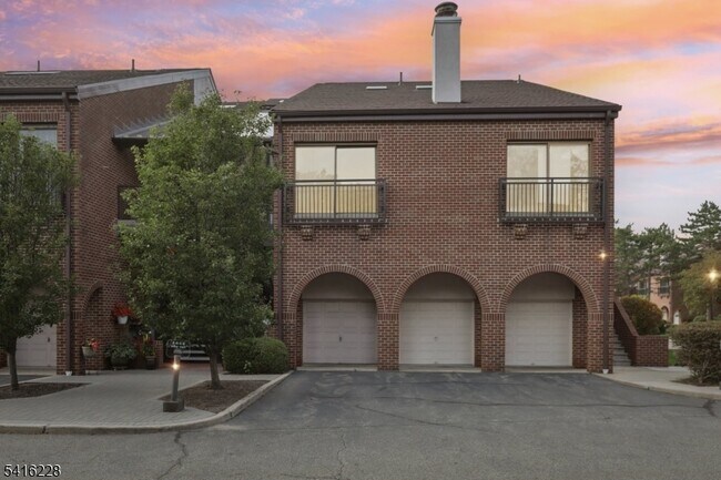 property at 5 Millay Ct