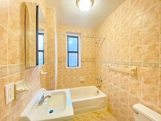 4601 Henry Hudson Pkwy W in Bronx, NY - Building Photo - Building Photo