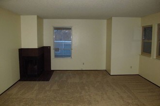 2258 Mesquite Dr in Santa Rosa, CA - Foto de edificio - Building Photo