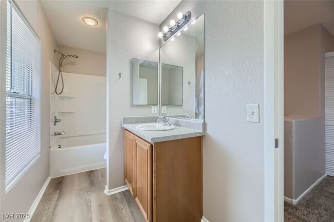 535 Primrose Hill Ave in Las Vegas, NV - Building Photo - Building Photo