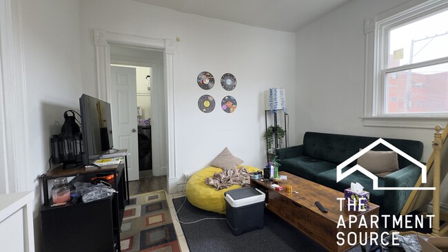 1630 N Fairfield Ave, Unit CH-2